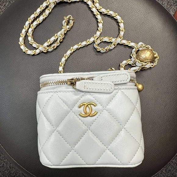 Chanel Pearl Crush Trendy Mini Vanity Case with light blue and GHW chain - Picture 14 of 14